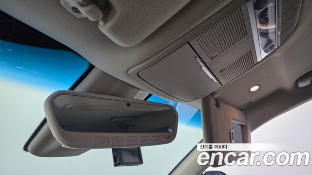 Genesis G90 2019 — photo 15