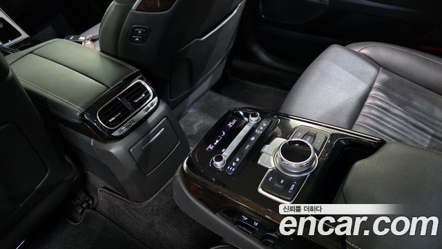 Genesis G90 2019 — photo 18