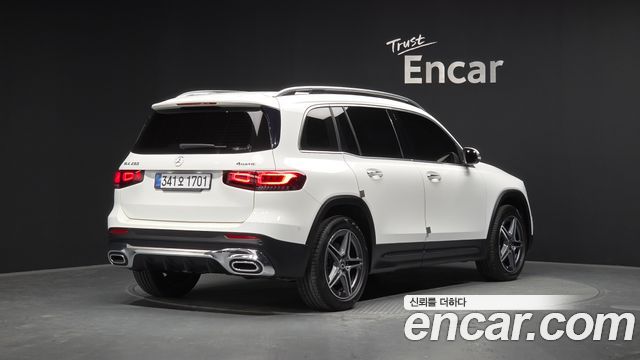 Mercedes-Benz GLB-Class 2022 — photo 2