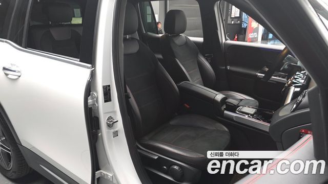 Mercedes-Benz GLB-Class 2022 — photo 10