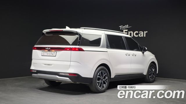 Kia Canival 2022 — photo 2