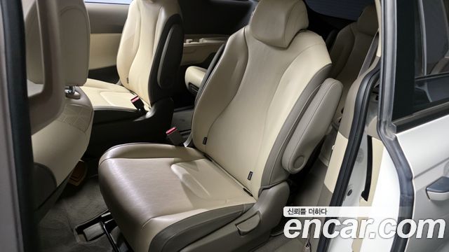 Kia Canival 2022 — photo 11