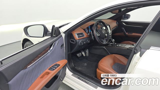 Maserati Ghibli 2020 — photo 10
