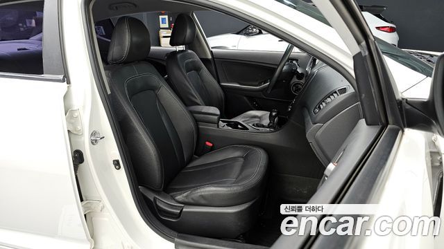 Kia K5 2012 — photo 10