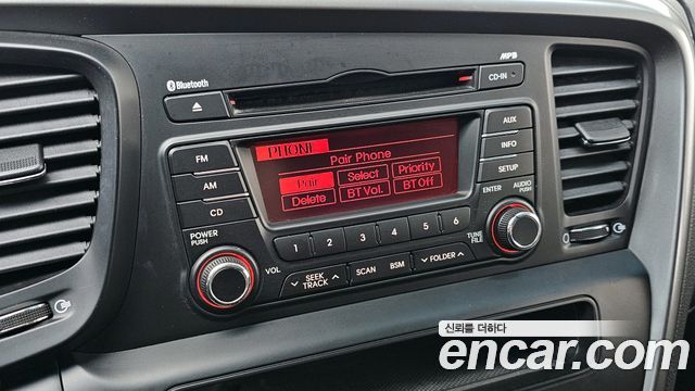 Kia K5 2012 — photo 17