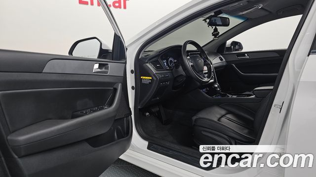 Hyundai Sonata 2018 — photo 11