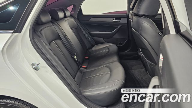 Hyundai Sonata 2018 — photo 12