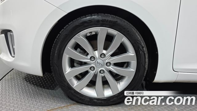 Kia Carens 2014 — photo 5