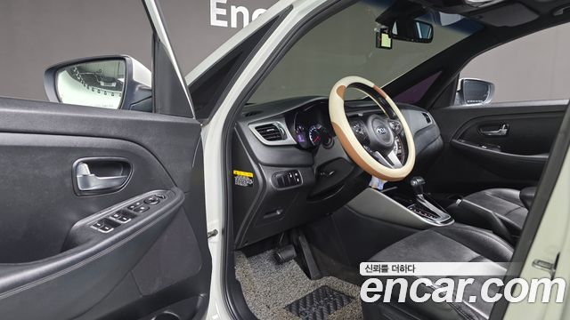 Kia Carens 2014 — photo 11