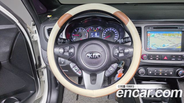 Kia Carens 2014 — photo 14