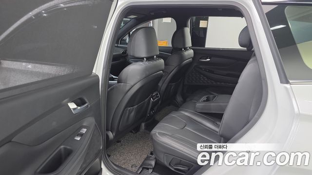 Hyundai Santafe 2023 — photo 12