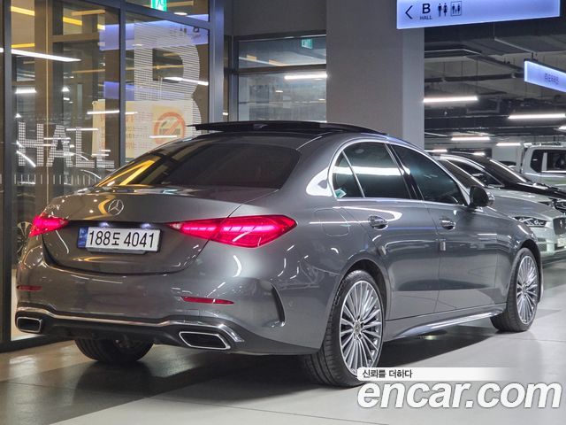 Mercedes-Benz C-Class 2022 — photo 2