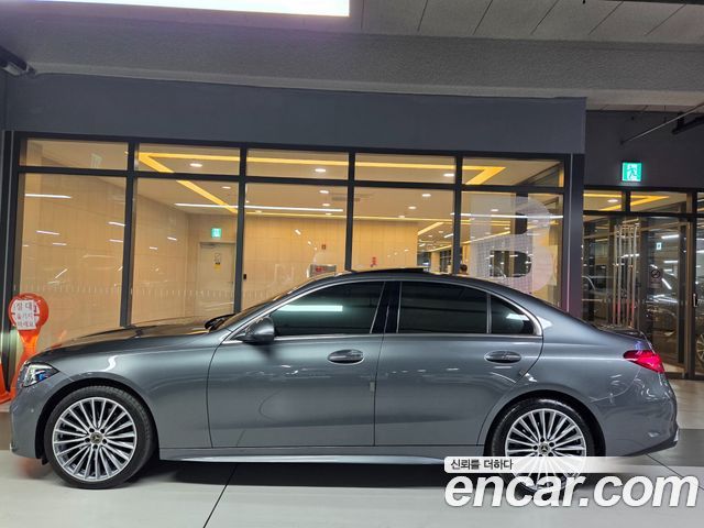 Mercedes-Benz C-Class 2022 — photo 3