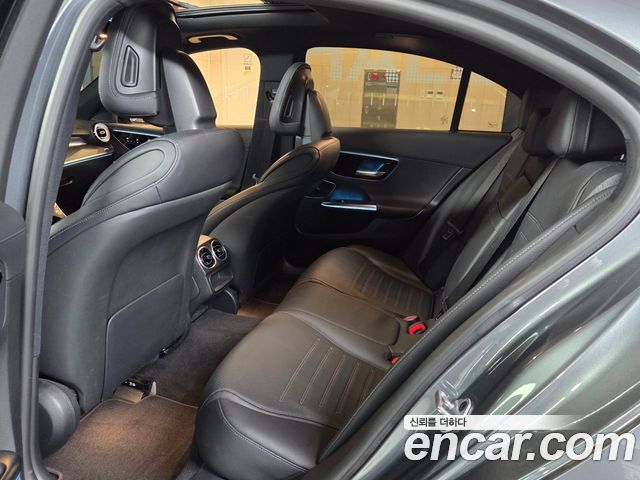 Mercedes-Benz C-Class 2022 — photo 10