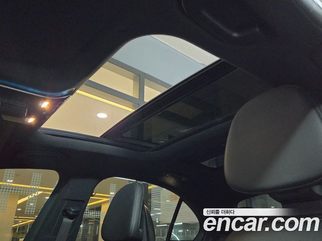 Mercedes-Benz C-Class 2022 — photo 19