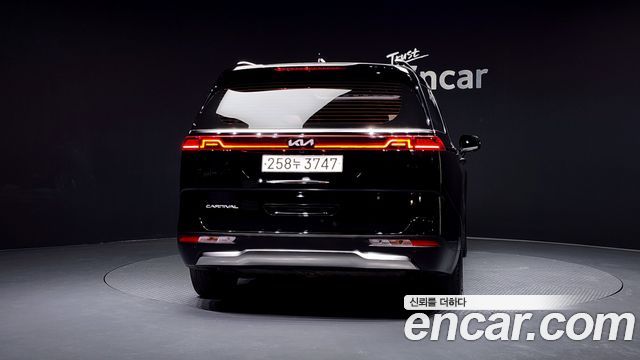 Kia Canival 2022 — photo 4