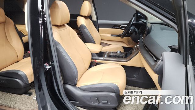 Kia Canival 2022 — photo 11