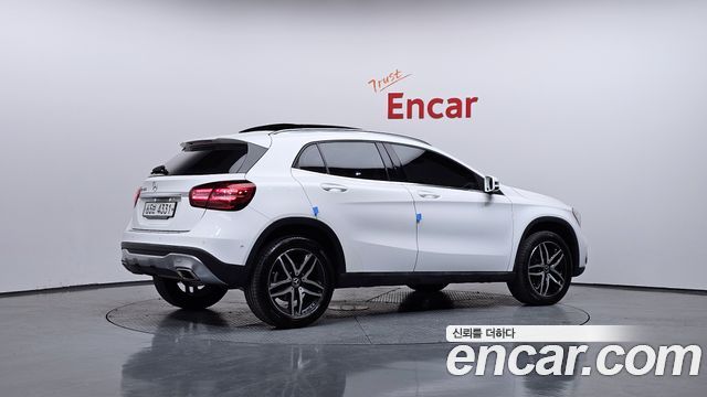 Mercedes-Benz GLA-Class 2019 — photo 2