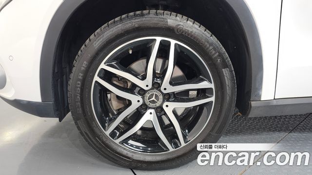 Mercedes-Benz GLA-Class 2019 — photo 5