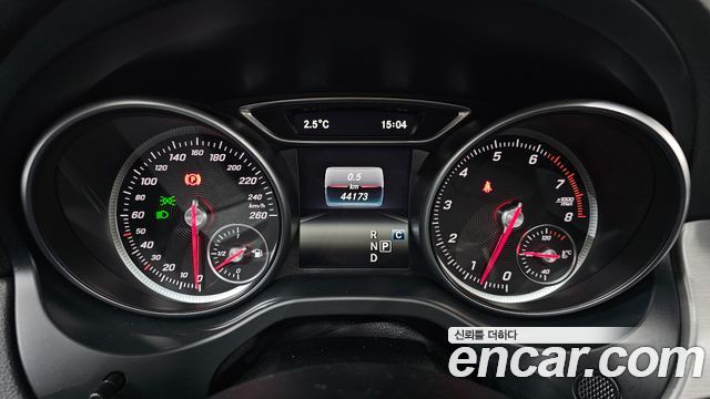 Mercedes-Benz GLA-Class 2019 — photo 8