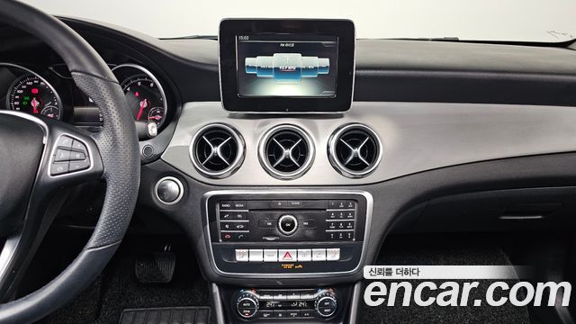 Mercedes-Benz GLA-Class 2019 — photo 14