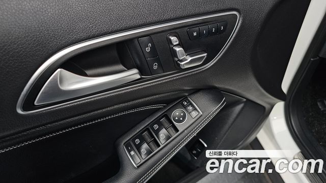 Mercedes-Benz GLA-Class 2019 — photo 17
