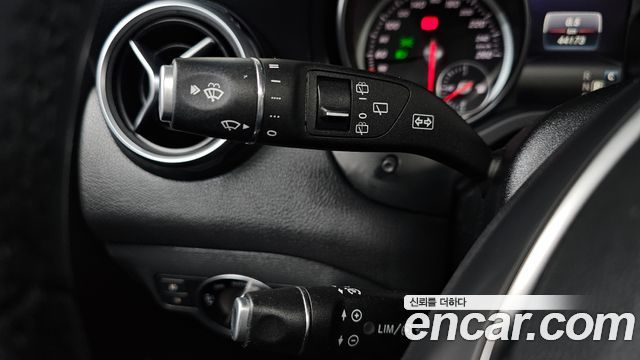 Mercedes-Benz GLA-Class 2019 — photo 18