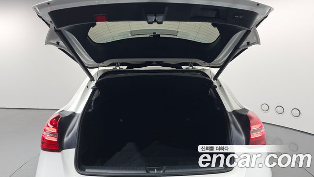 Mercedes-Benz GLA-Class 2019 — photo 20