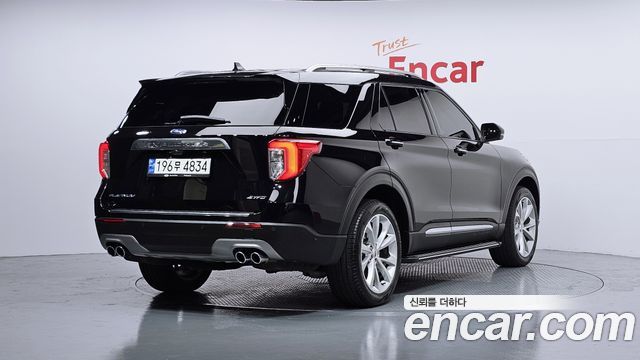 Ford Explorer 2023 — photo 2