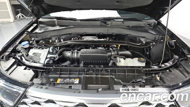 Ford Explorer 2023 — photo 6