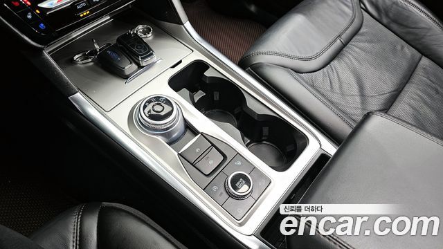 Ford Explorer 2023 — photo 9