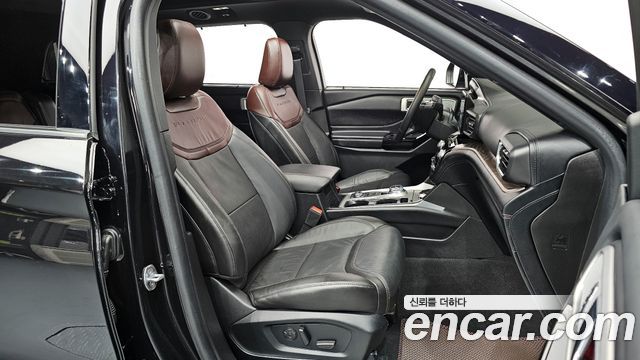 Ford Explorer 2023 — photo 10