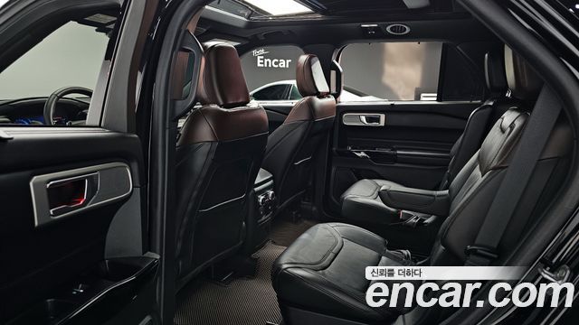 Ford Explorer 2023 — photo 12