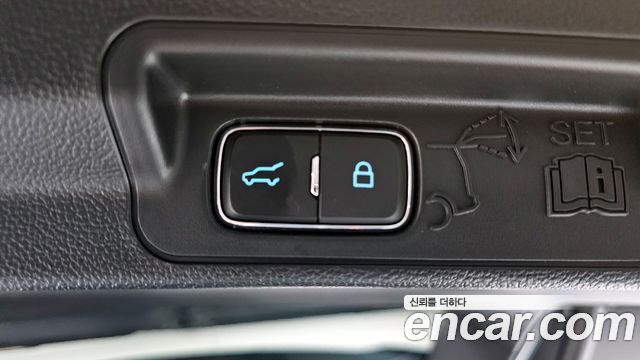 Ford Explorer 2023 — photo 17