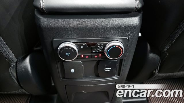 Ford Explorer 2023 — photo 18