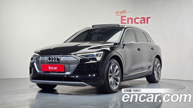 Audi e-tron 2022 — photo 1