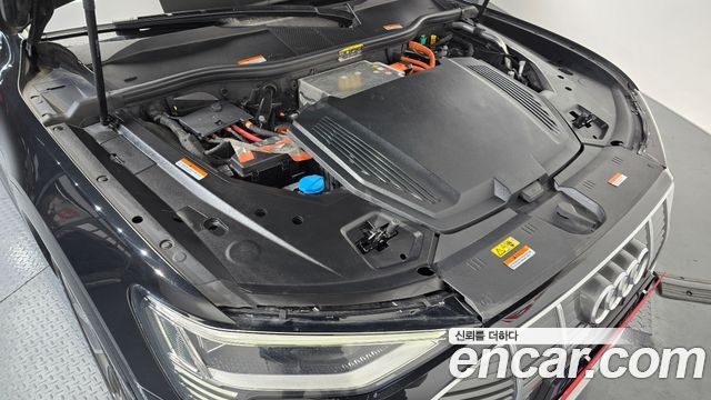 Audi e-tron 2022 — photo 6