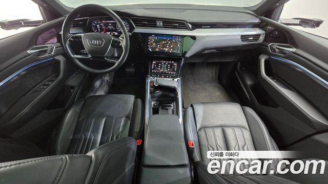 Audi e-tron 2022 — photo 7