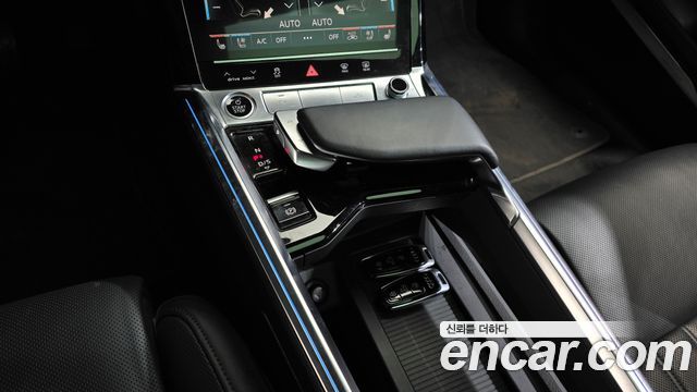 Audi e-tron 2022 — photo 9