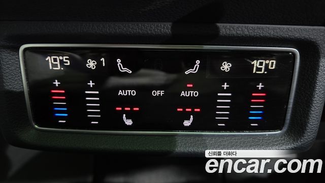 Audi e-tron 2022 — photo 18
