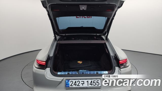 Porsche Panamera 2022 — photo 20