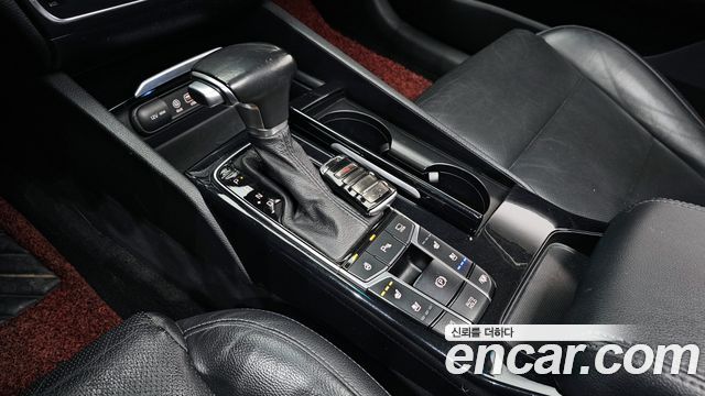 Kia K7 2018 — photo 9
