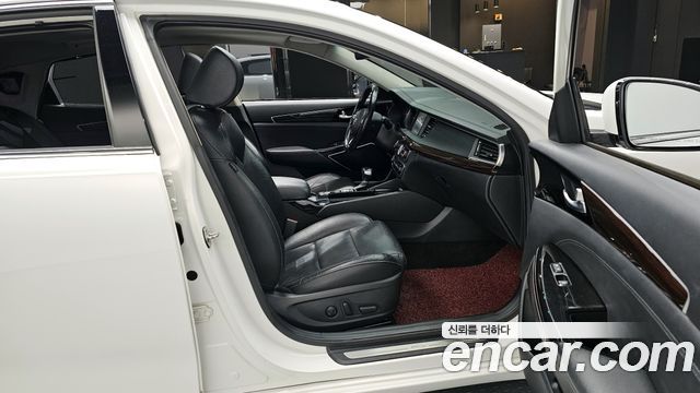 Kia K7 2018 — photo 11