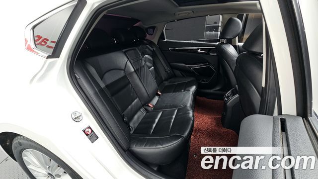 Kia K7 2018 — photo 12