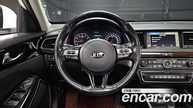 Kia K7 2018 — photo 13