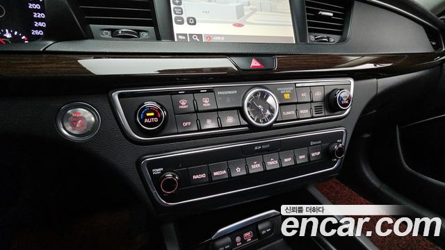 Kia K7 2018 — photo 15