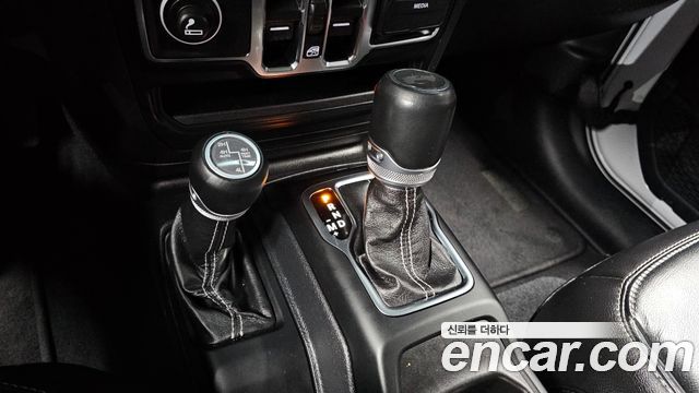 Jeep Wrangler 2021 — photo 9