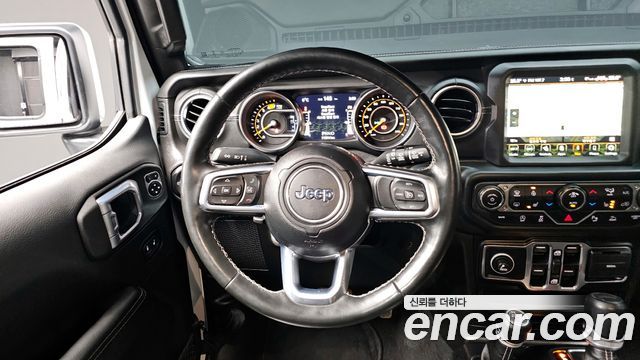 Jeep Wrangler 2021 — photo 13