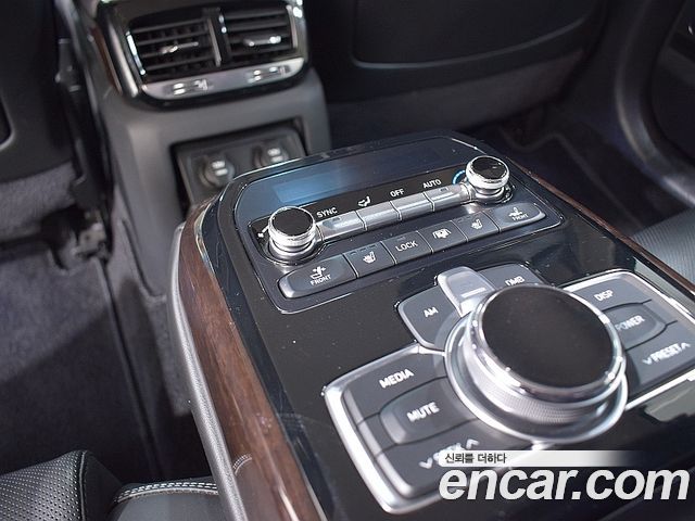 Genesis EQ900 2018 — photo 13