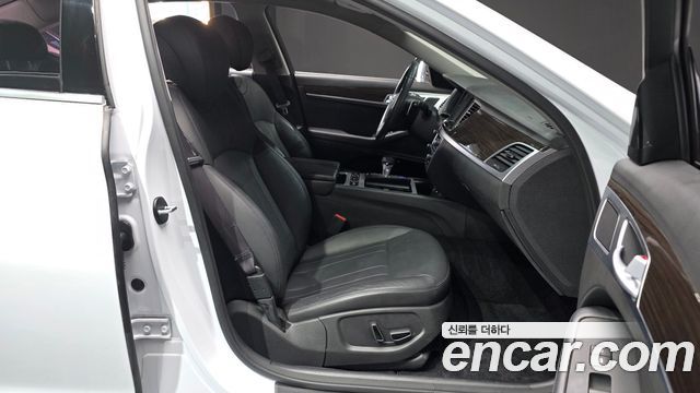 Genesis G80 2017 — photo 10
